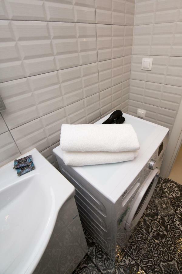 White Lux Apartment For 2 Vipgreece أثينا المظهر الخارجي الصورة